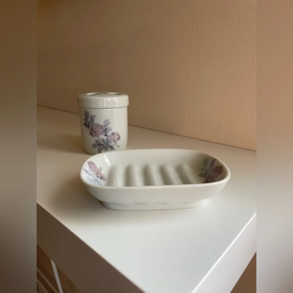 Vintage Floral Liette Soap Dish and Toothbrush Set